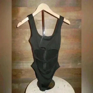 Black body suit with cutouts - S